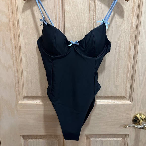 Bathing suit - Picture 4 of 4